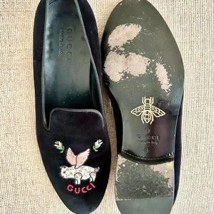 Gucci Loafers - Velvet Embroidered Flying Pig in Black - Size 9 Gucci | Shoes | Gucci Loafers Velvet Embroidered Flying Pig  main image 2